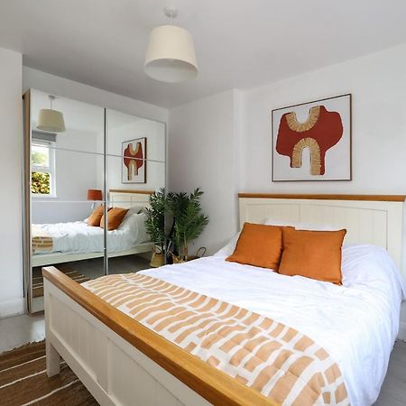 W London Apt For 4. Open Plan Kitchen/Living Room المظهر الخارجي الصورة