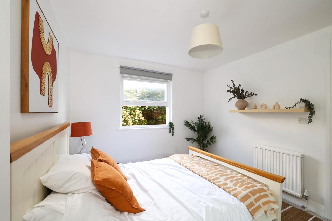 W London Apt For 4. Open Plan Kitchen/Living Room المظهر الخارجي الصورة