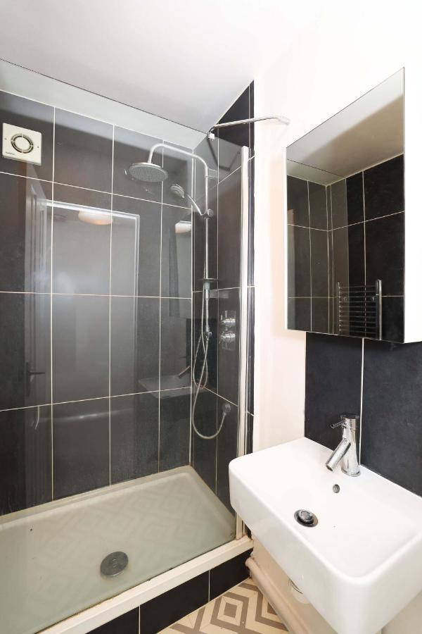 W London Apt For 4. Open Plan Kitchen/Living Room المظهر الخارجي الصورة